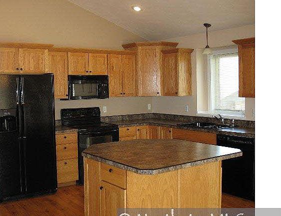 3rd image of 205 Quail Court