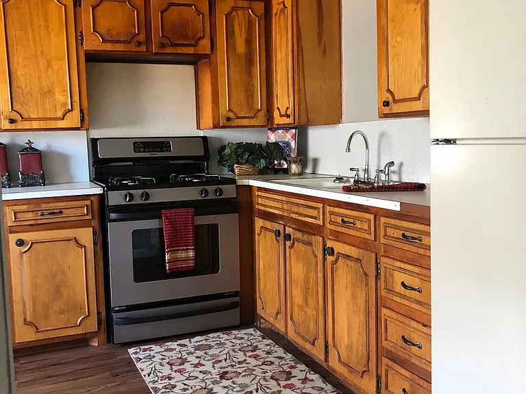 109 N Uvalde Ave — Photo 8
