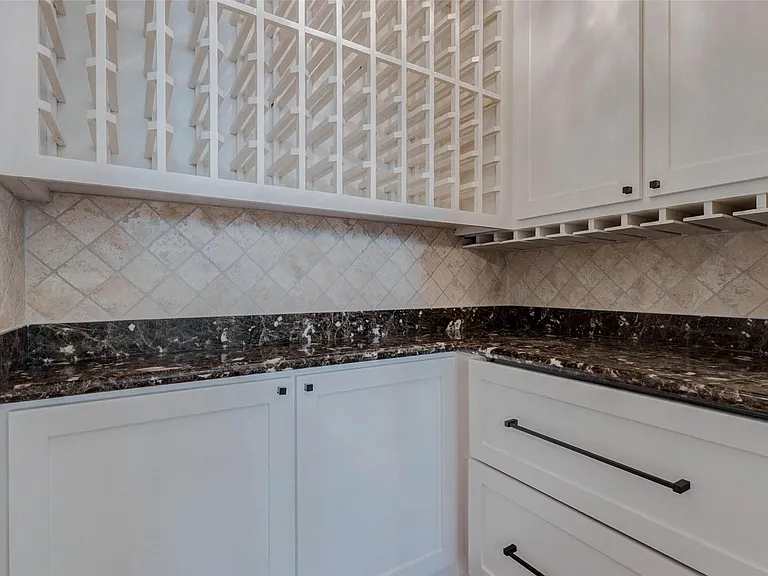 5410 Valerie St — Photo 16
