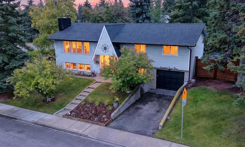 1st image of 1703 N 107th Ave SW