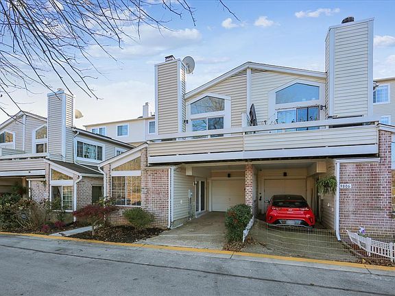 3rd image of 9804 Islandside Dr