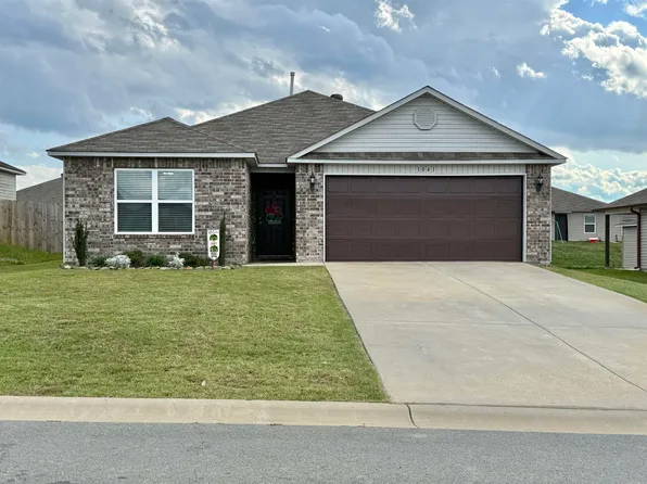 3041 Emerald Park Trl, Bauxite, AR 72011