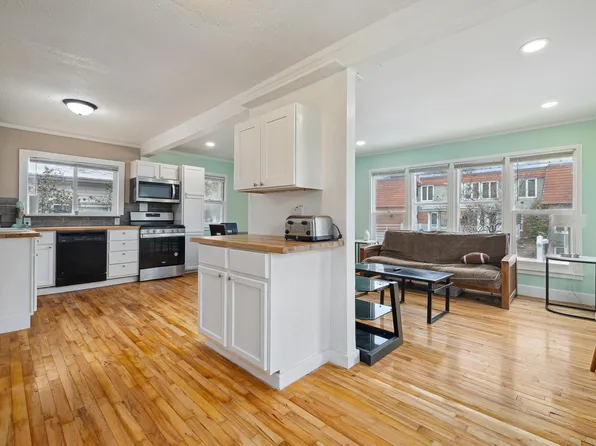 138 Geranium Ave E, Saint Paul, MN 55117