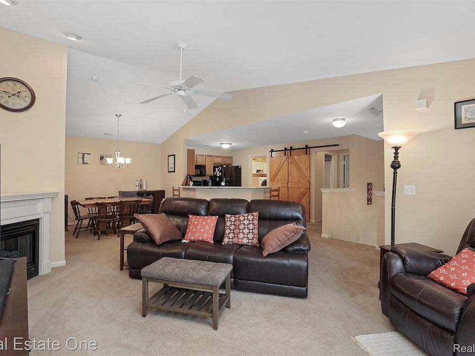 25209 Chesapeake Cir, photo 5