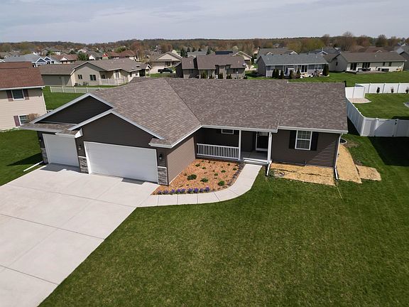 3rd image of 2423 Winthrop Dr