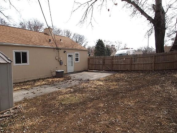 4th image of 1802 Mayfield Ave