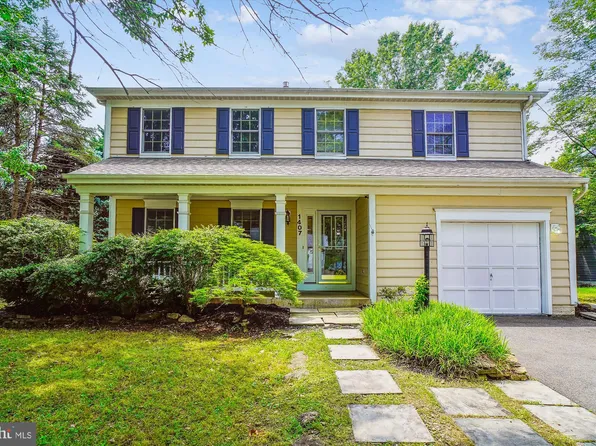 1407 Willow Oak Dr, Frederick, MD 21701