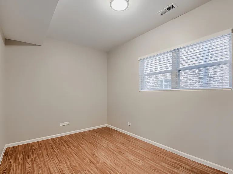 1422 N Maplewood Ave #2 — Photo 17