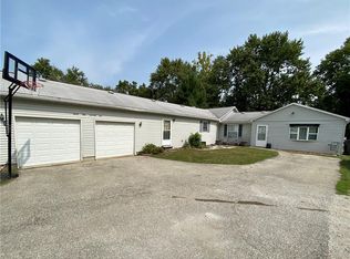 3176 N Macarthur Rd, Decatur, IL 62526