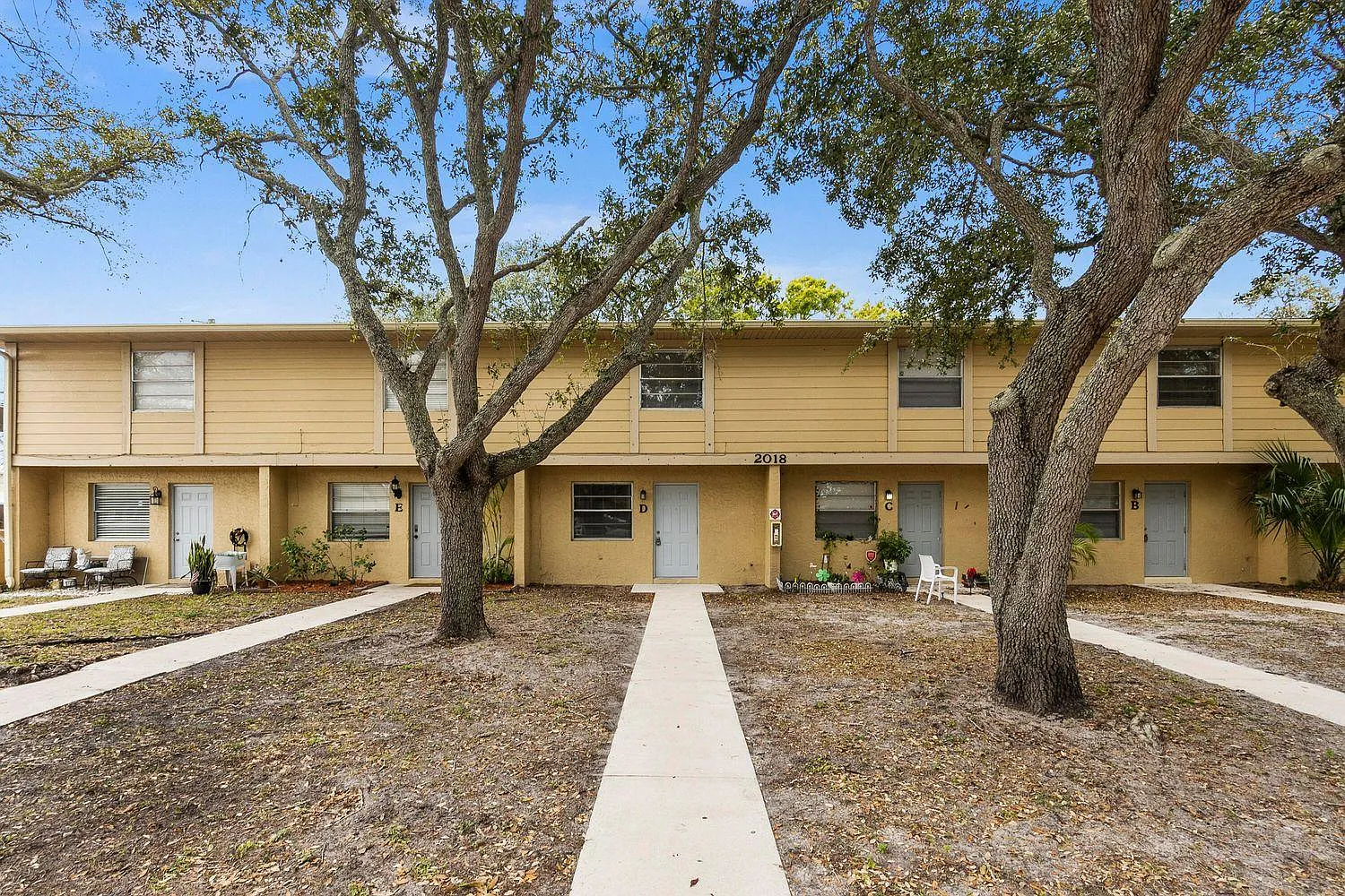 2 bed, 2.5 bath, 1120 sqft, $1,695 — Photo 1