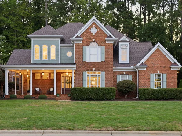 405 N Harrison Place Ln, Fuquay Varina, NC 27526