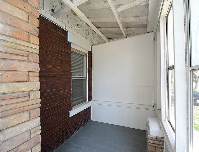 2 bed, 735 sqft, $1,200 — Photo 3