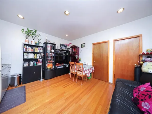 3903 Seventh Avenue image 5 of 29