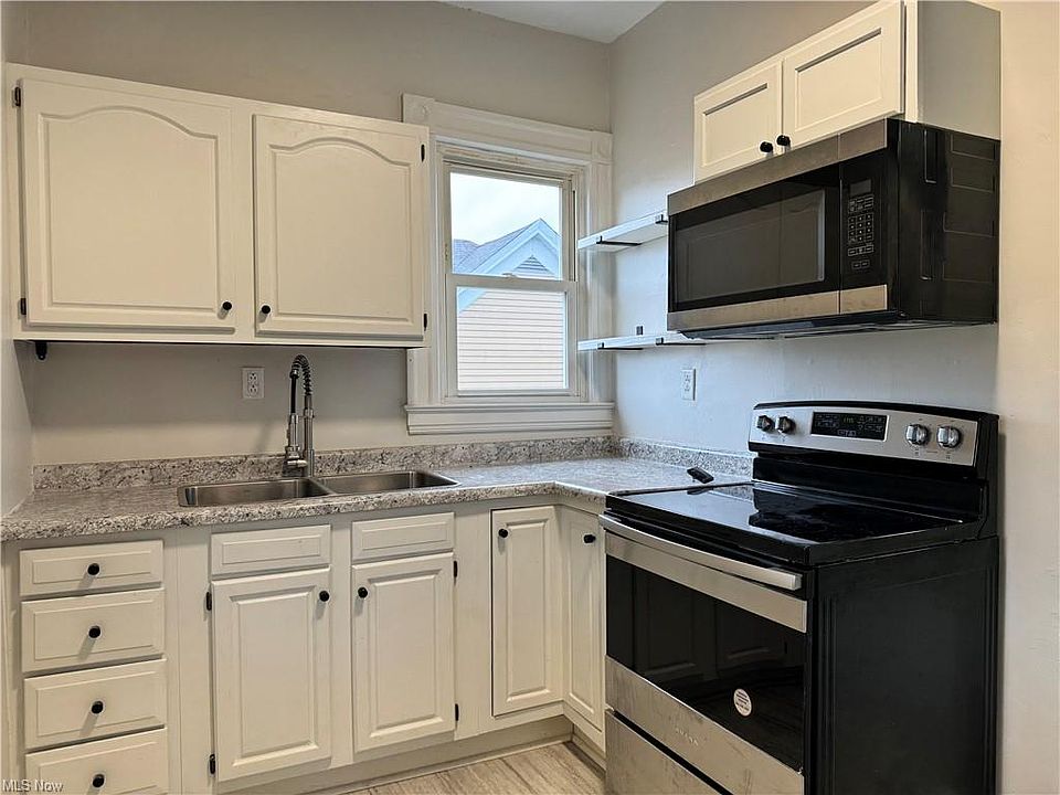 1st image of 706 1/2 Washington St #2