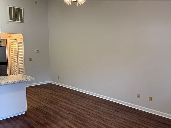 3rd image of 2135 Continental Ave