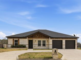 2204 Albert Broadfoot St, Bonham, TX 75418