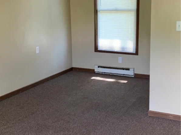 503 College Ave #B, Bode, IA 50519