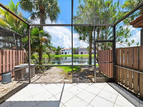 4th image of 10691 NW 14th St APT 257
