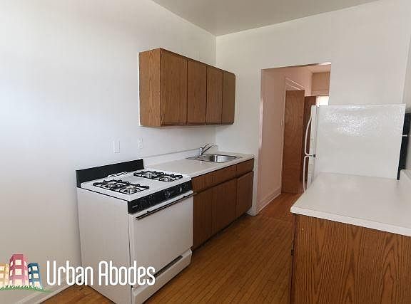 2nd image of 823 W Waveland Avenue Ua Ua #Ua1