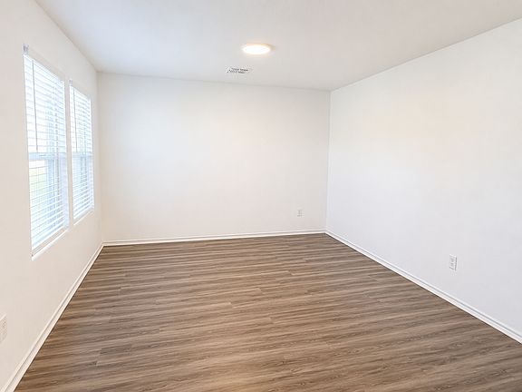 3rd image of 1303 Quail Meadow Dr