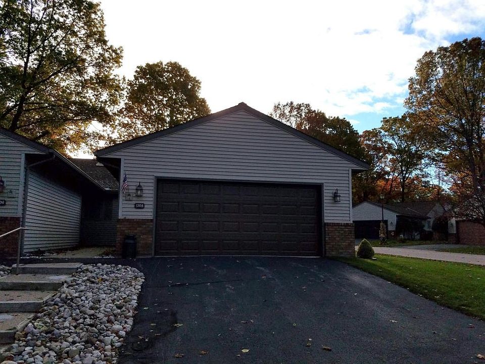 1st image of 1308 Creekview Dr #11