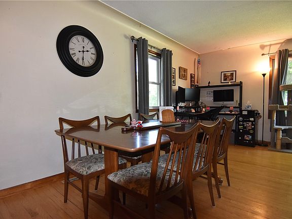 5th image of 1104 Lee Street