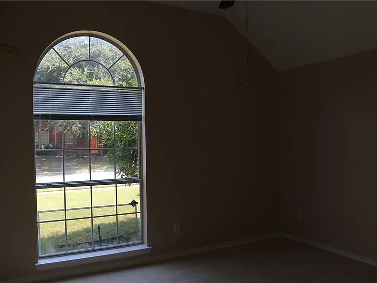 4428 Buchanan Dr — Photo 10