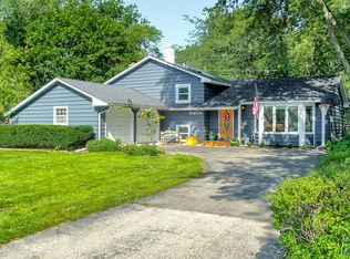 26W534 Jewell Rd, Winfield, IL 60190