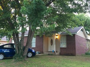 88 N James St, Farmington, AR 72730