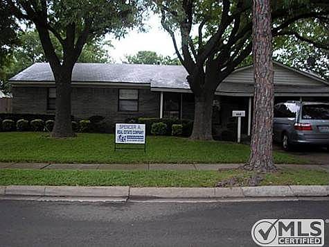 1st image of 664 Wren Ave