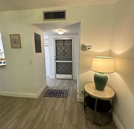 4th image of 11 Willowbrook Ln APT 202
