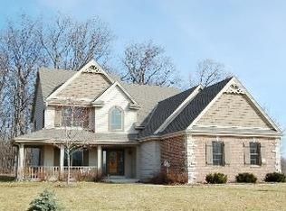 W164S6719 Chamberlain Hill Dr, Muskego, WI 53150