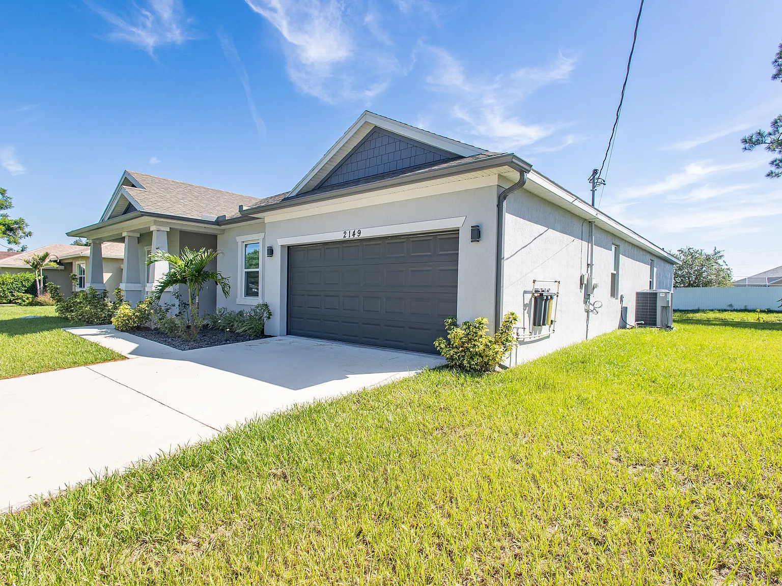 4 bed, 3.0 bath, 2572 sqft, $2,950 — Photo 4