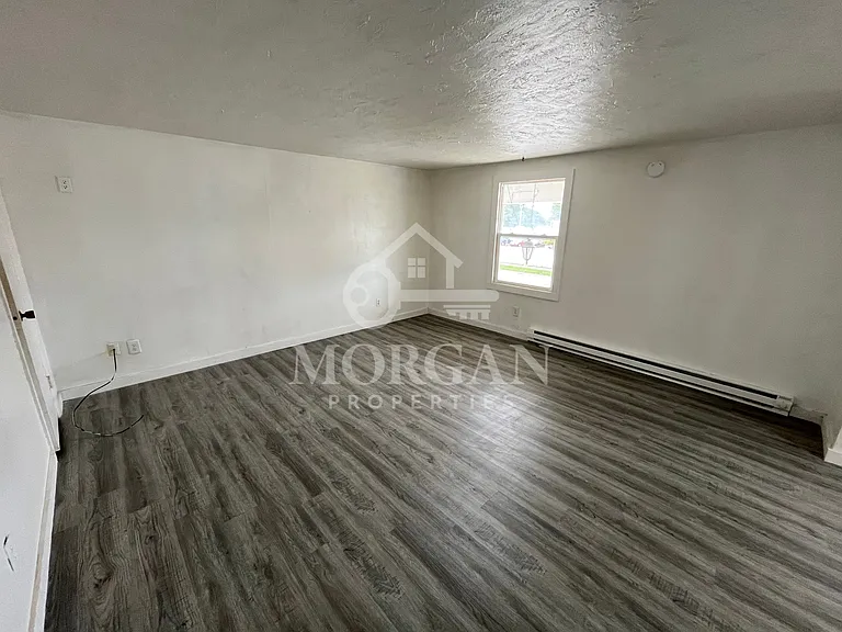 2319 1/2 Broadway St — Photo 2