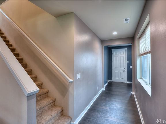 3rd image of 9035 Buttercup St Se