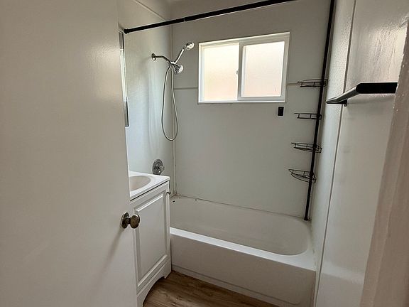 5th image of 5026-28 Voltaire St #5026