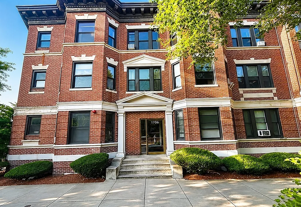 2 bed, 1.0 bath, 600 sqft, $2,450 — Photo 1
