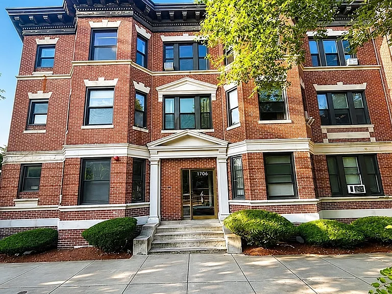 1706 Commonwealth Ave #31 — Photo 1
