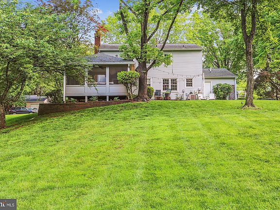 3rd image of 11 Gerard Ct