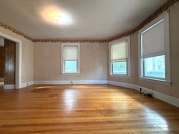 2nd image of 10 Avon St