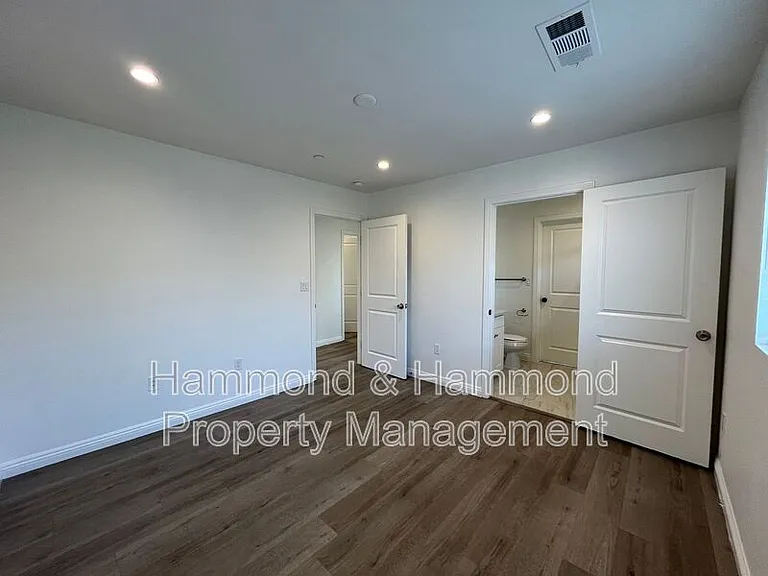 12680 Bradley Ave #9 — Photo 24