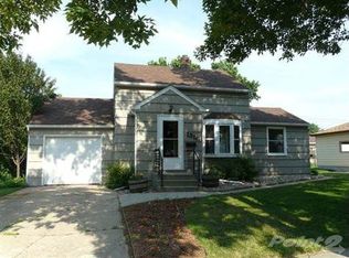 1316 S Blauvelt Ave, Sioux Falls, SD 57105