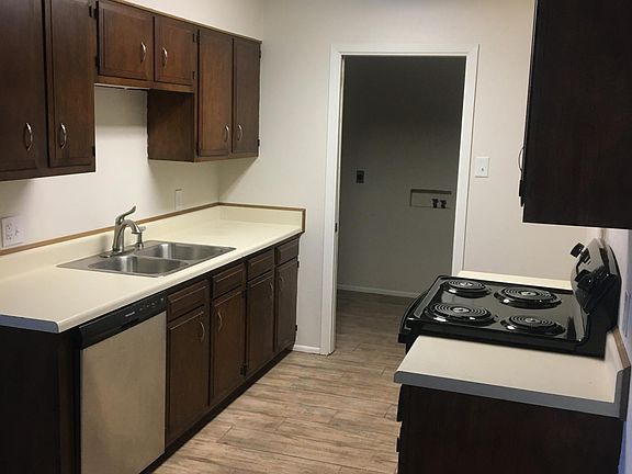 3rd image of 1061 Park Meadow Dr