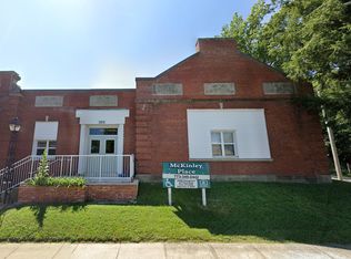 303 W Sloan St #303, Harrisburg, IL 62946
