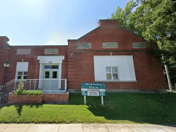 303 W Sloan St, Harrisburg, IL