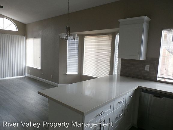 4th image of 7981 Walden Ct