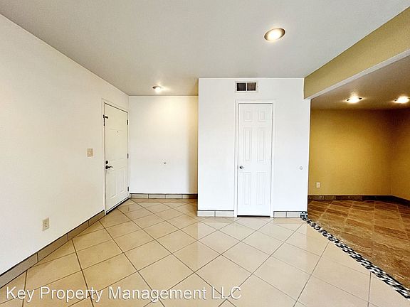 4th image of 4450 Sandy River Dr Unit 75