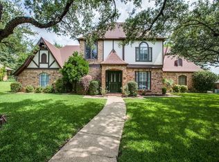 915 Thistle Green Ln, Duncanville, TX 75137