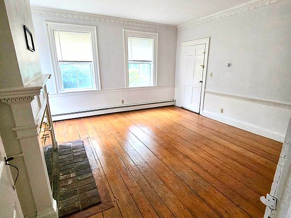 2nd image of 54 Derby St #1