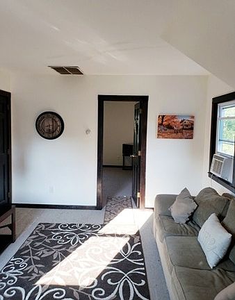 5th image of 25 Washington St #2